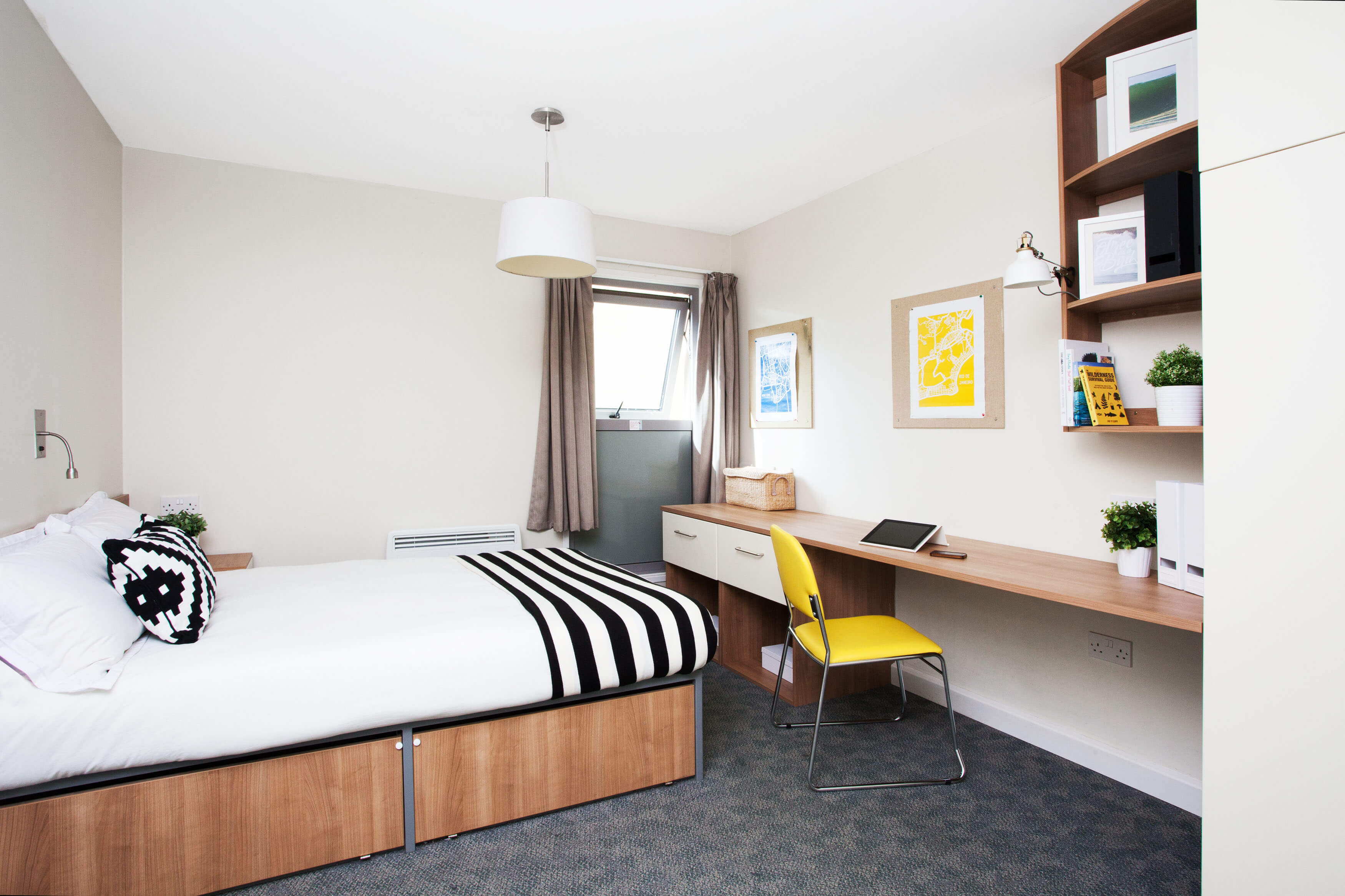 Accomodation in bath discount
