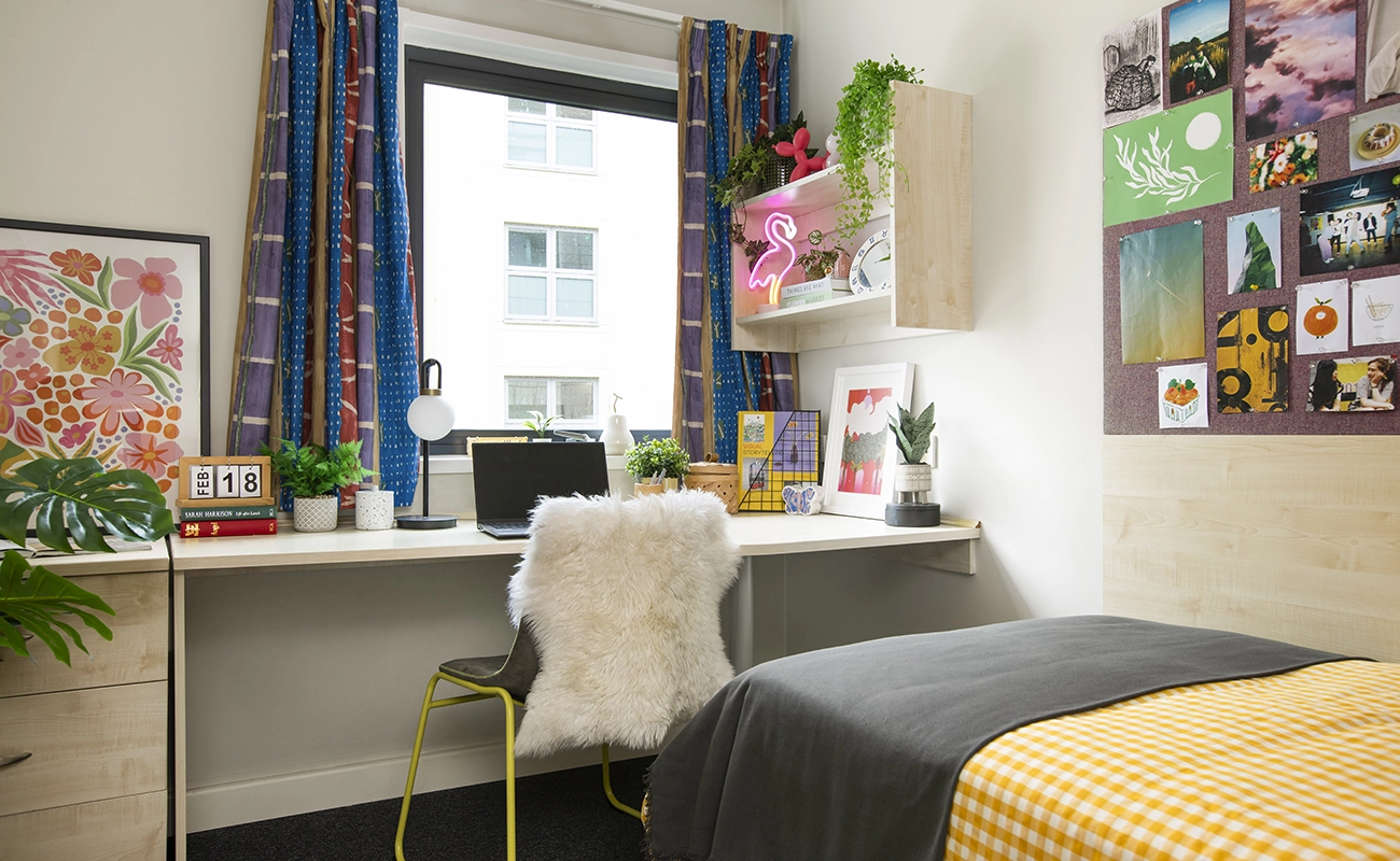 Study space in an Ensuite Classic room