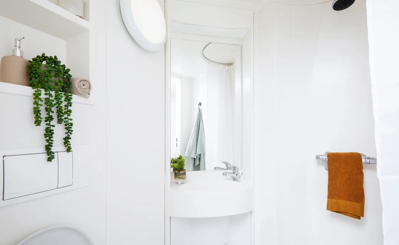 Bathroom in a One Bedroom Flat Classic