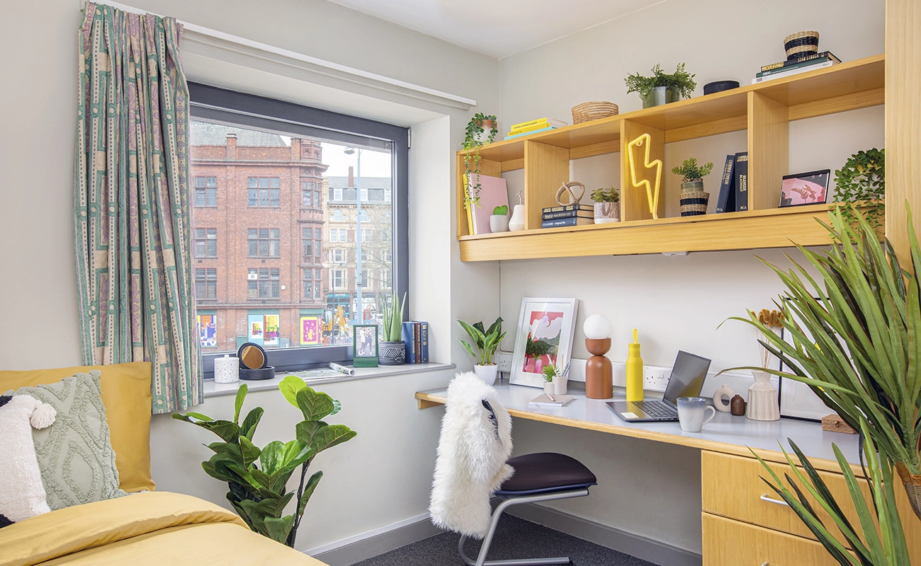 Study space in an Ensuite Classic room