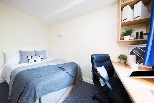 Classic En-suite room at Oak Brook Park in Birmingham, Unite Students accommodation