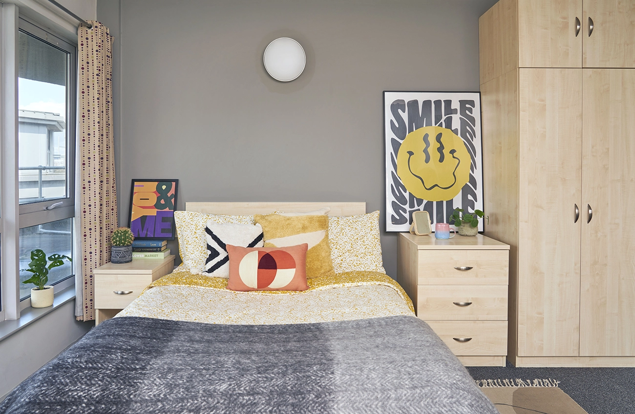 Studio bedroom