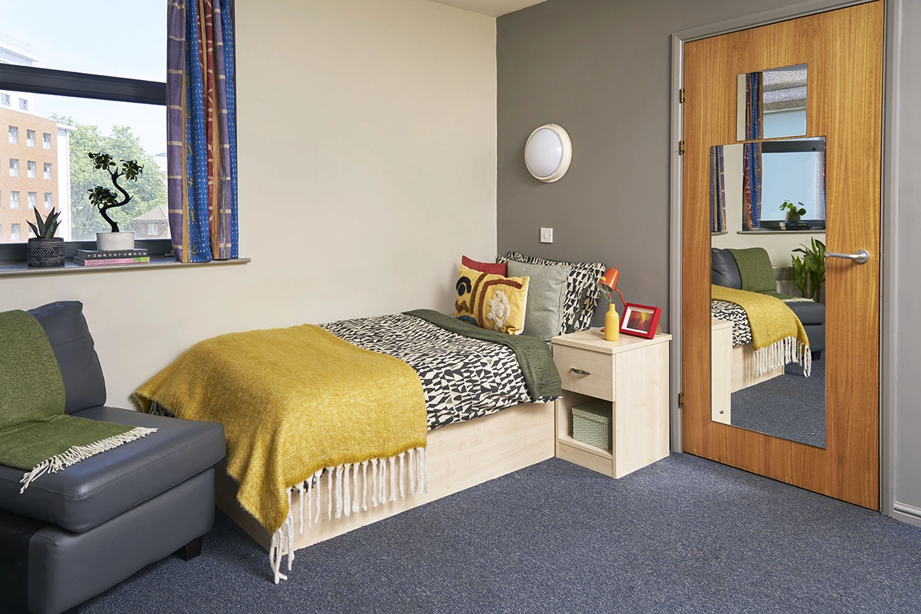Bedroom in a Accessible Studio