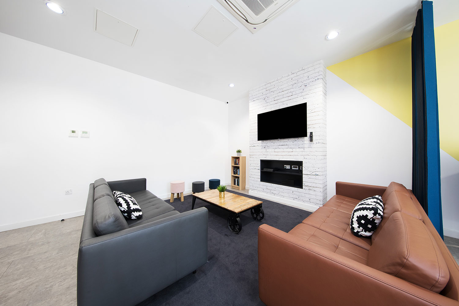 Common room at Blackweir Lodge