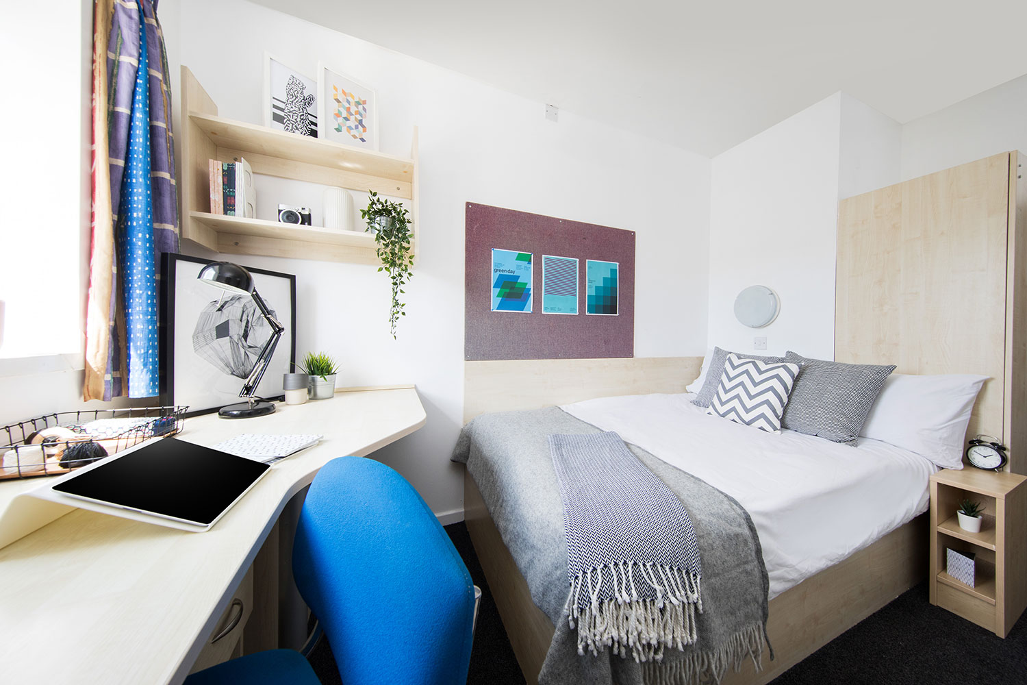 Premium Range 1 En-suite room at Clodien House