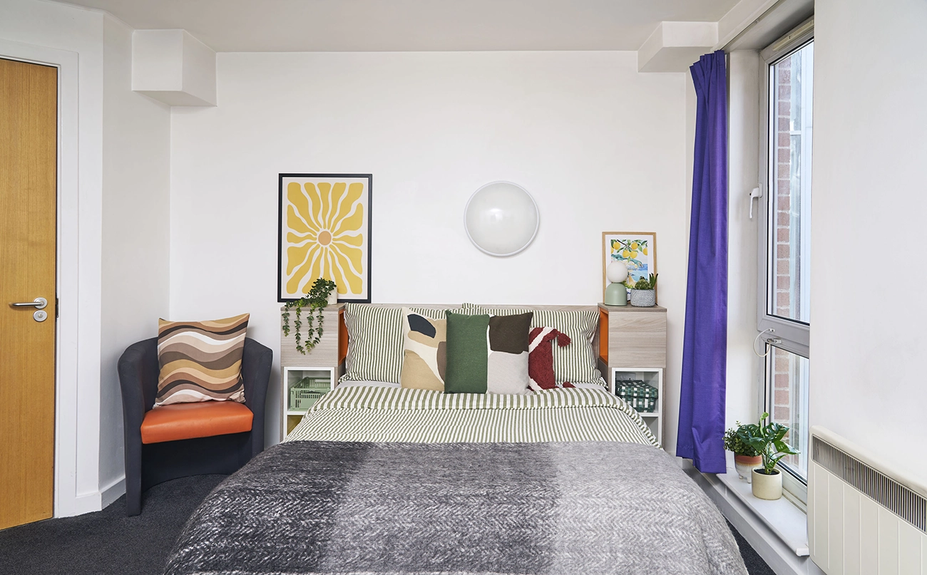 Studio bedroom