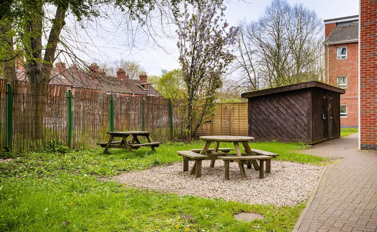 Courtyard space at Raglan House