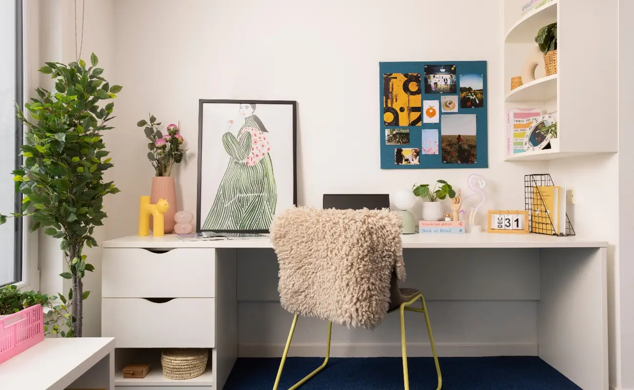 Study space in a Studio Premium Range 1
