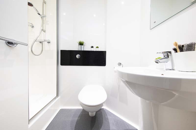 Bathroom in a Classic En-suite room