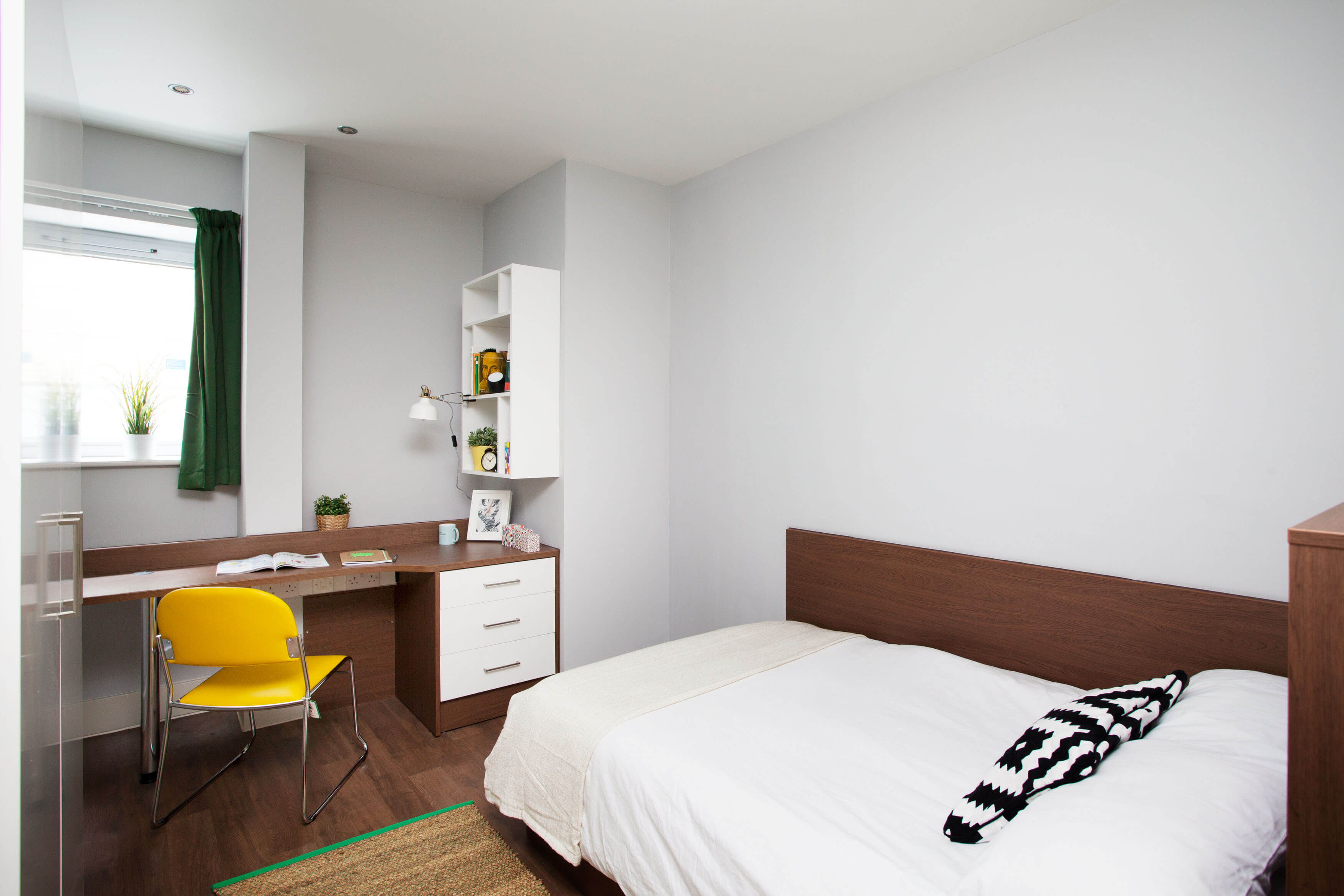 Basic En-suite room at Sugarhouse Close