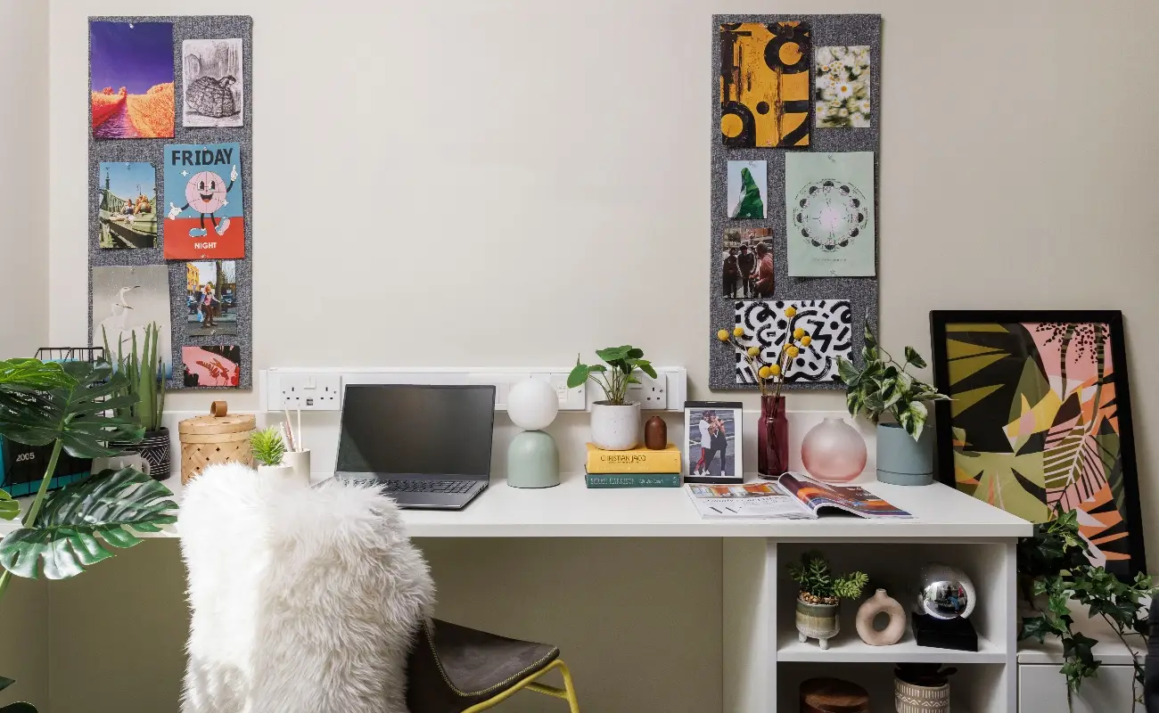 Study space in an Ensuite Classic