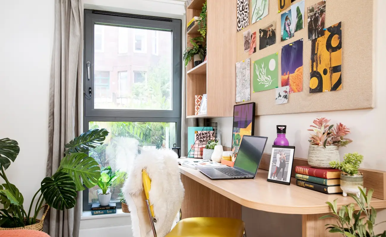 Study space in an Ensuite Classic