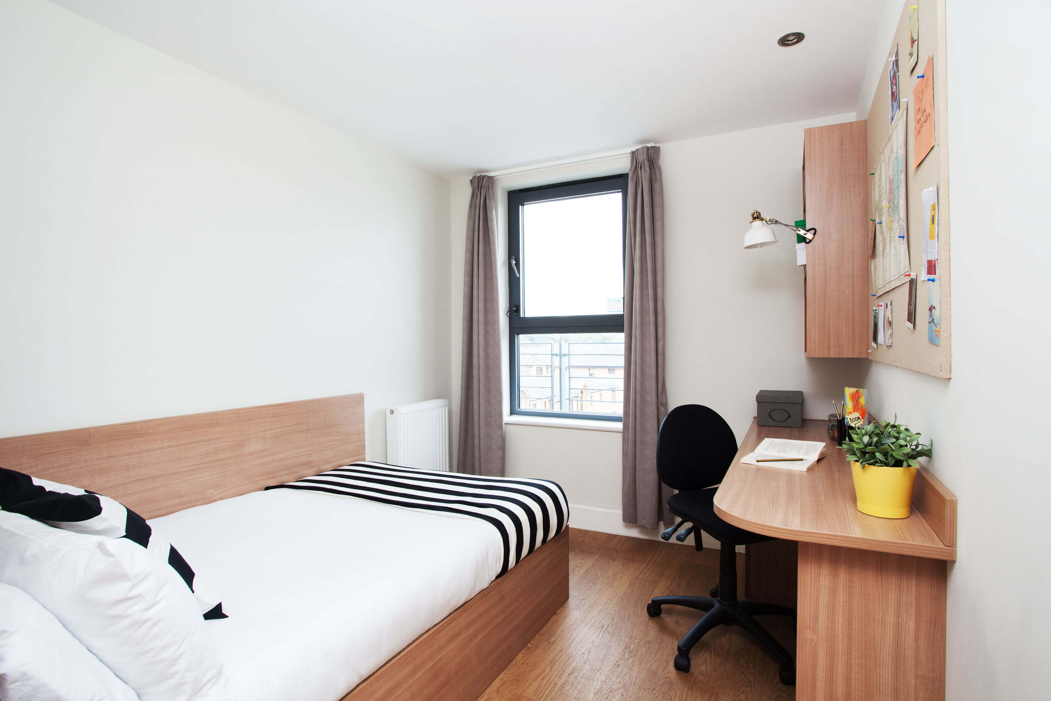 Classic Two Bedroom Flat at Kelvin Court