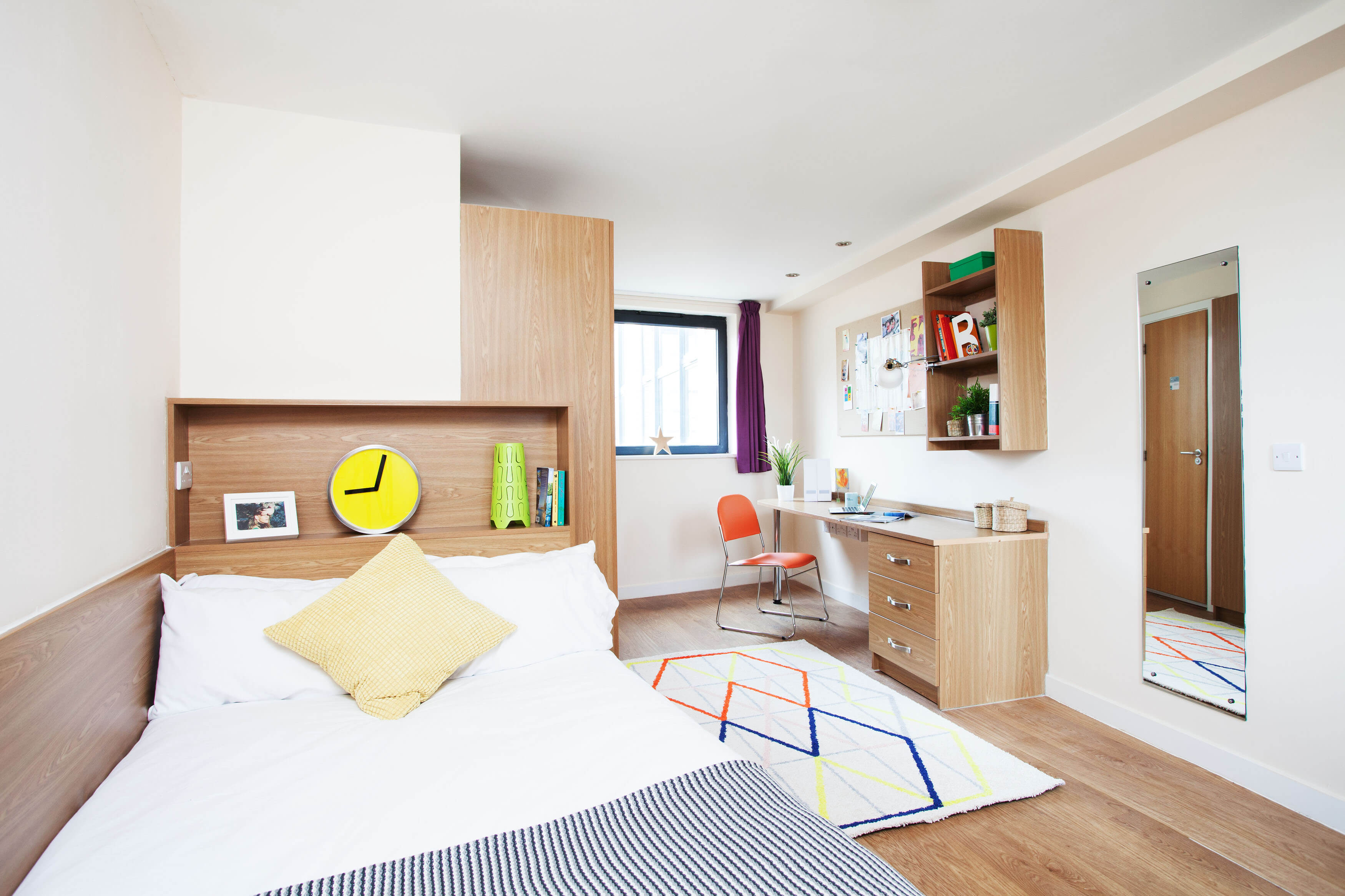 Premium Range 1 En-suite room at Thurso Street