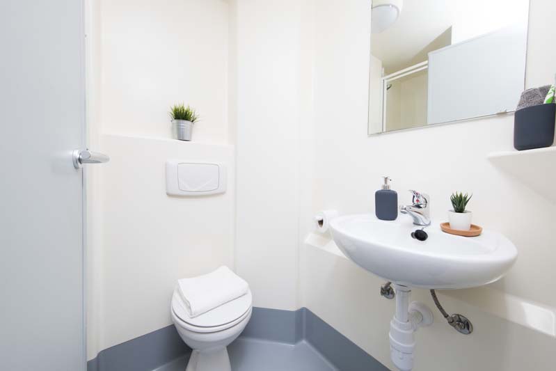 Bathroom in a Classic En-suite room