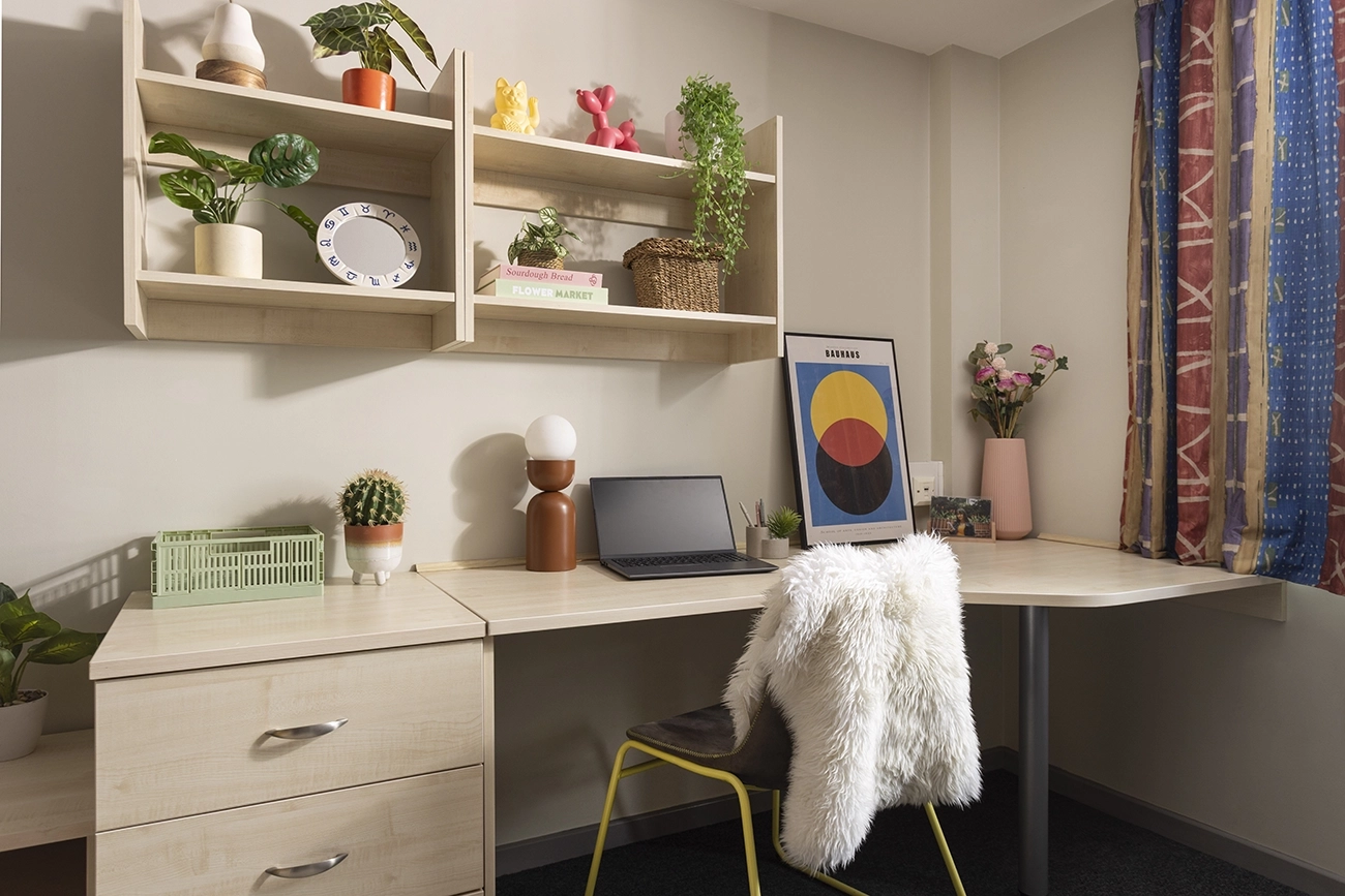 Study space in a Ensuite Premium 1 room