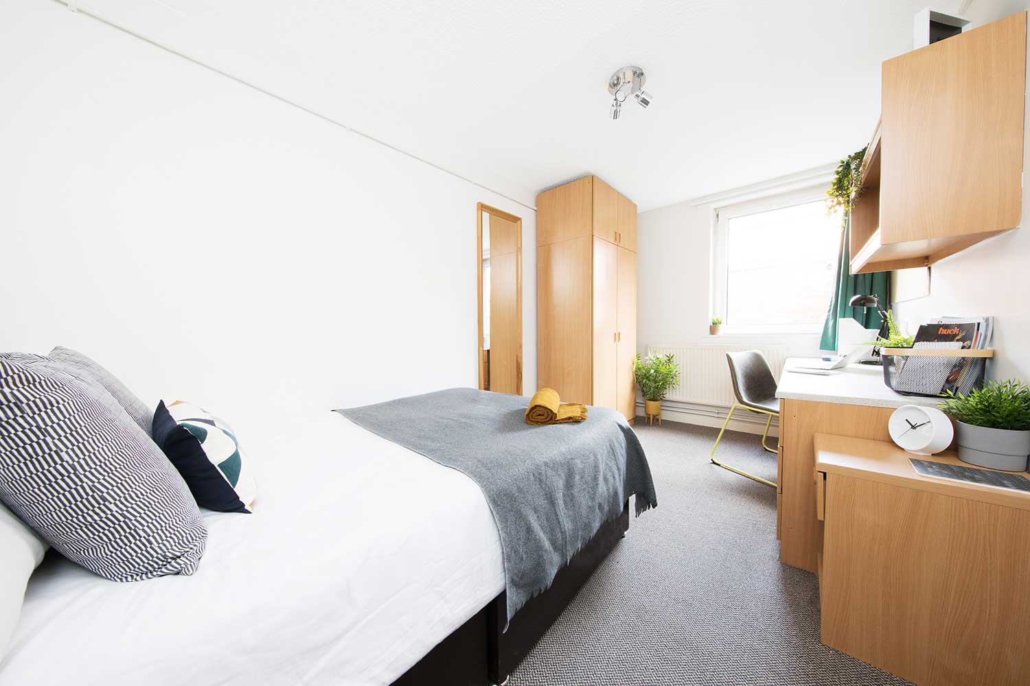 Basic Non-En-suite room at Rose House