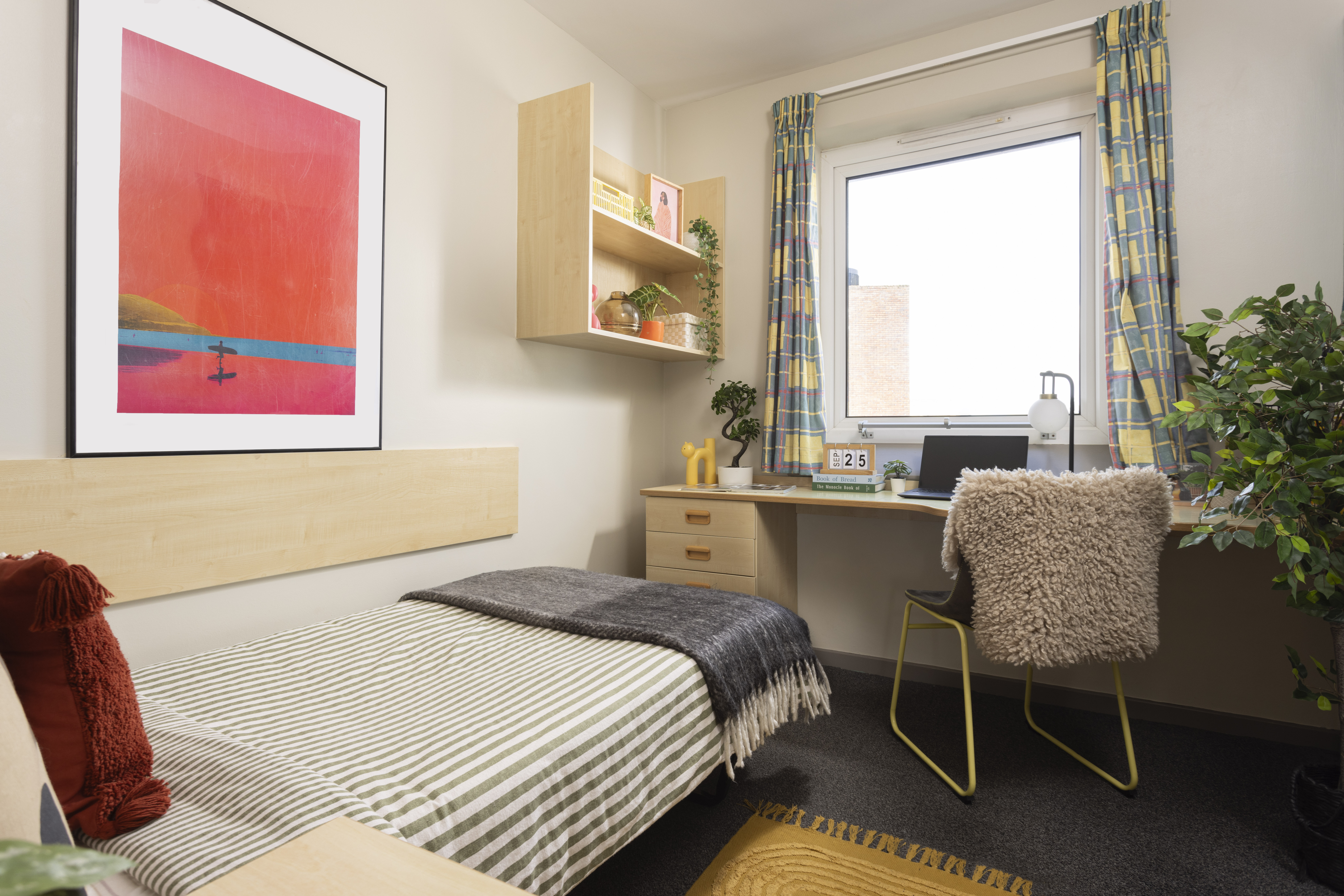 Bed and desk in a Classic Ensuite room