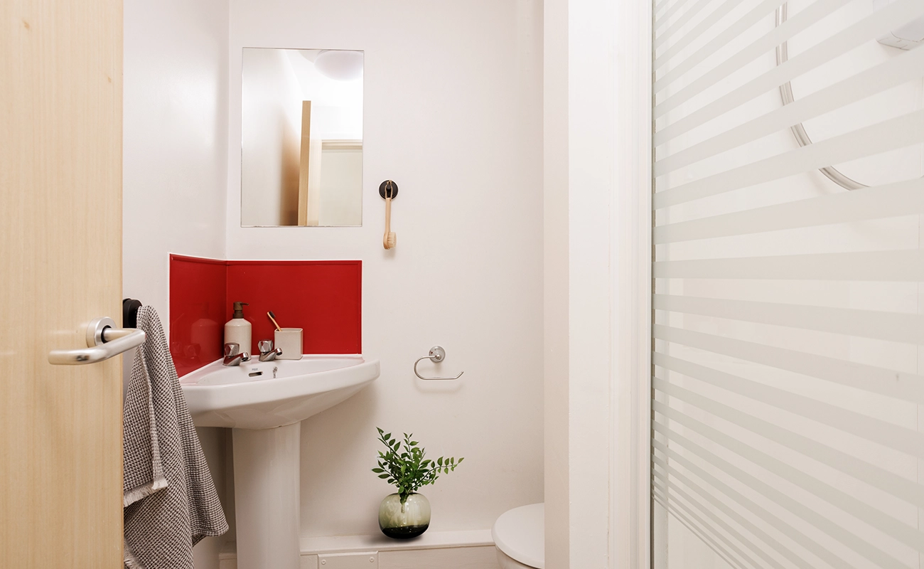 Bathroom in the Ensuite Classic and Premium Range 1 rooms