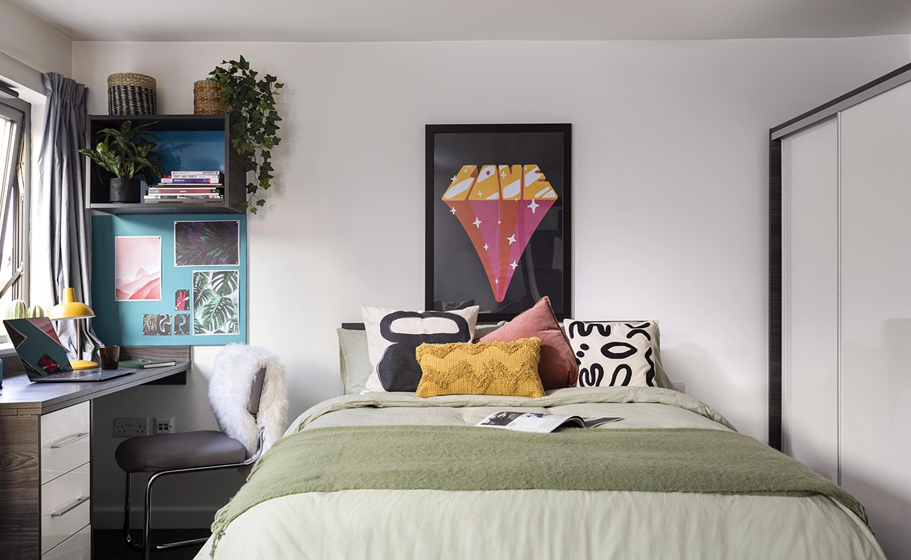 Premium studio bedroom and study space