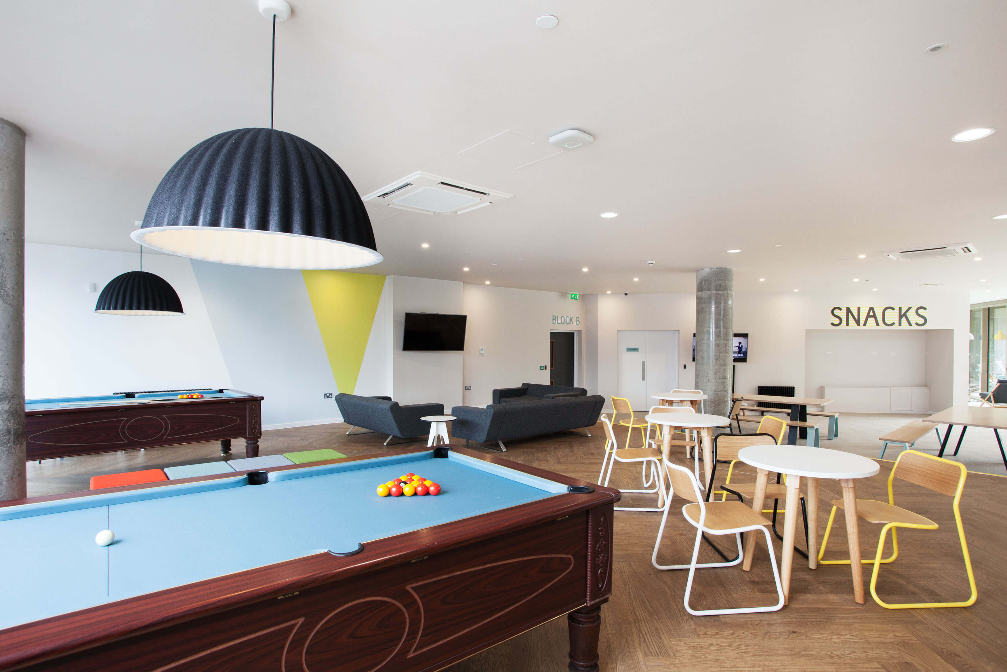 Pool table