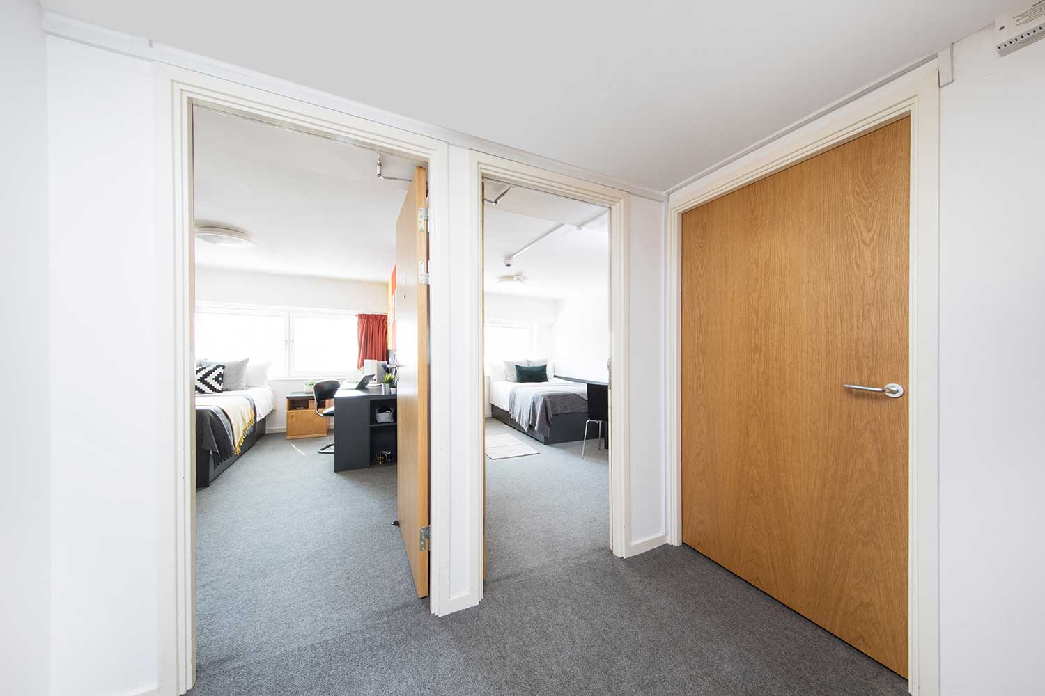 Hallway in 2 bedroom flat
