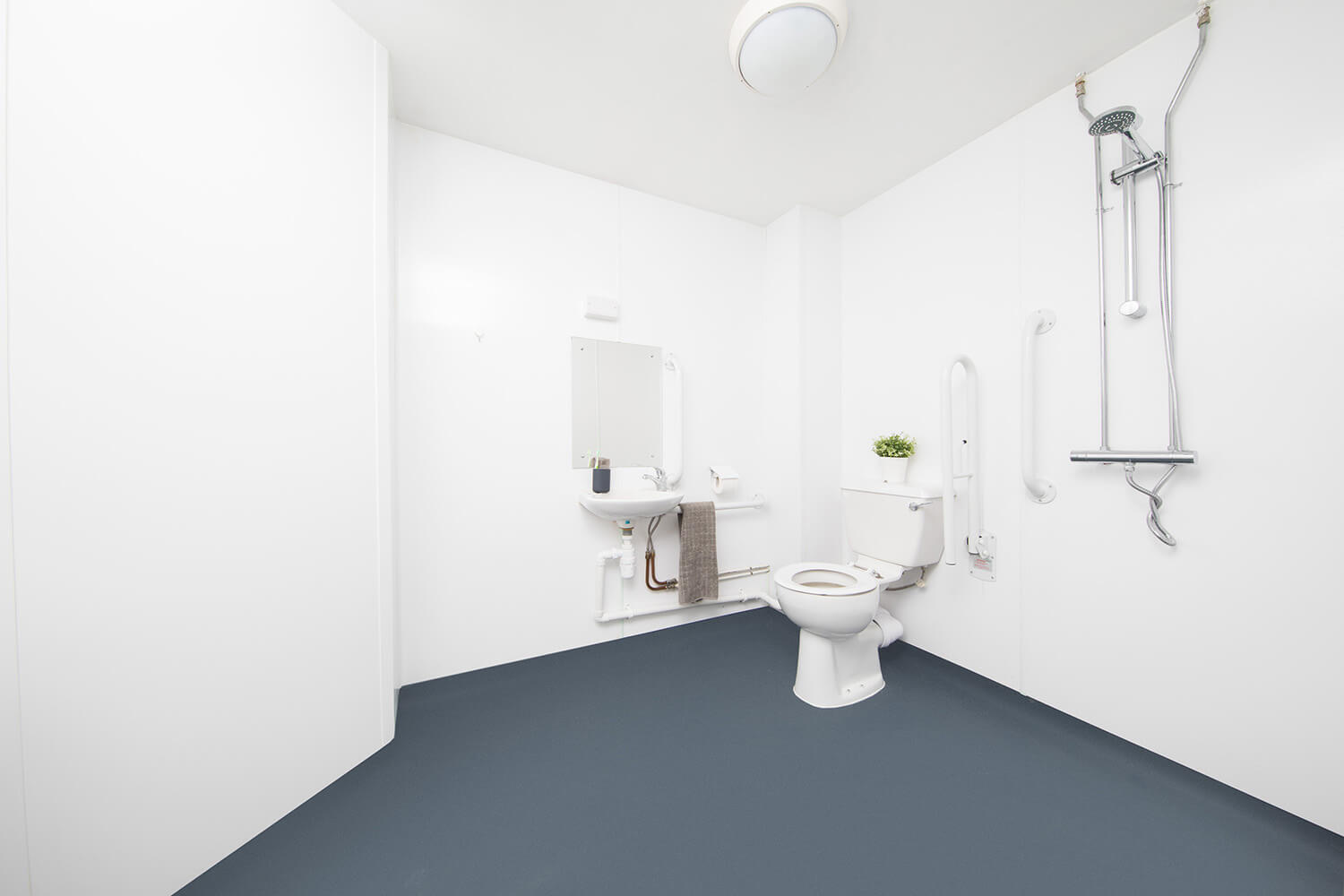 Student accommodation London wheelchair accessible bathroom in a studio room at East Central House