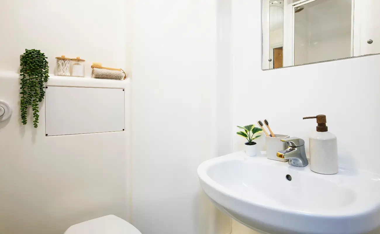En-suite bathroom