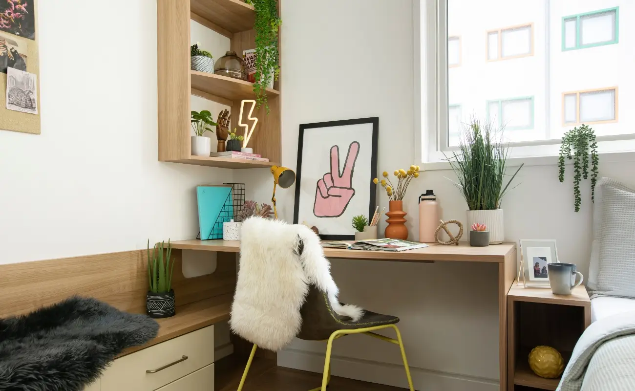 Study space in an Accessible Ensuite Classic