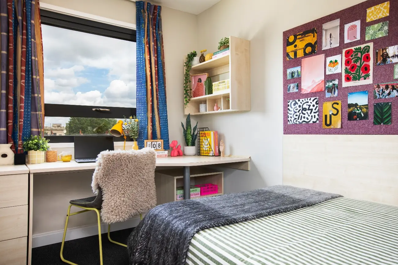 En-suite room