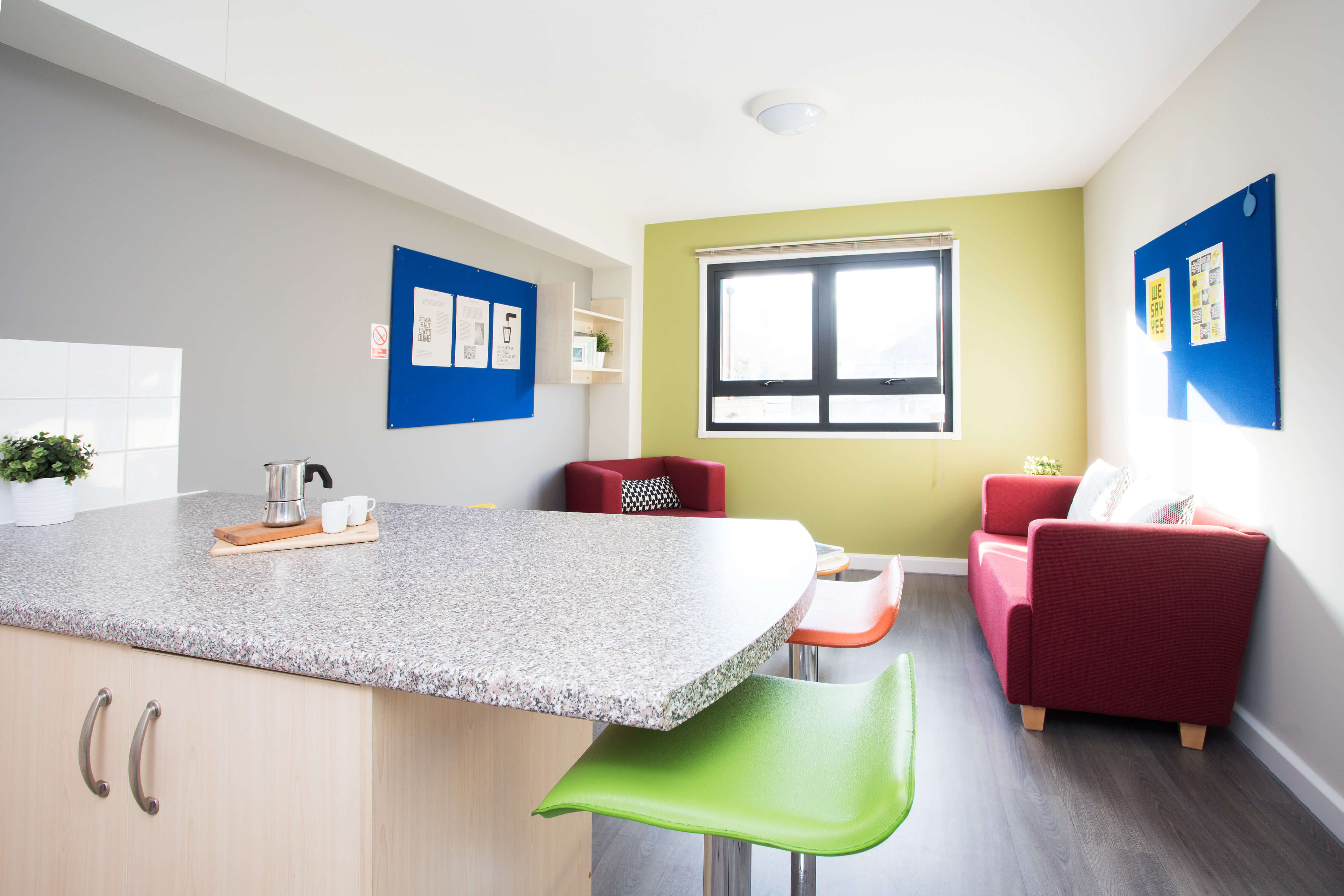 Kitchen breakfast bar and sofas