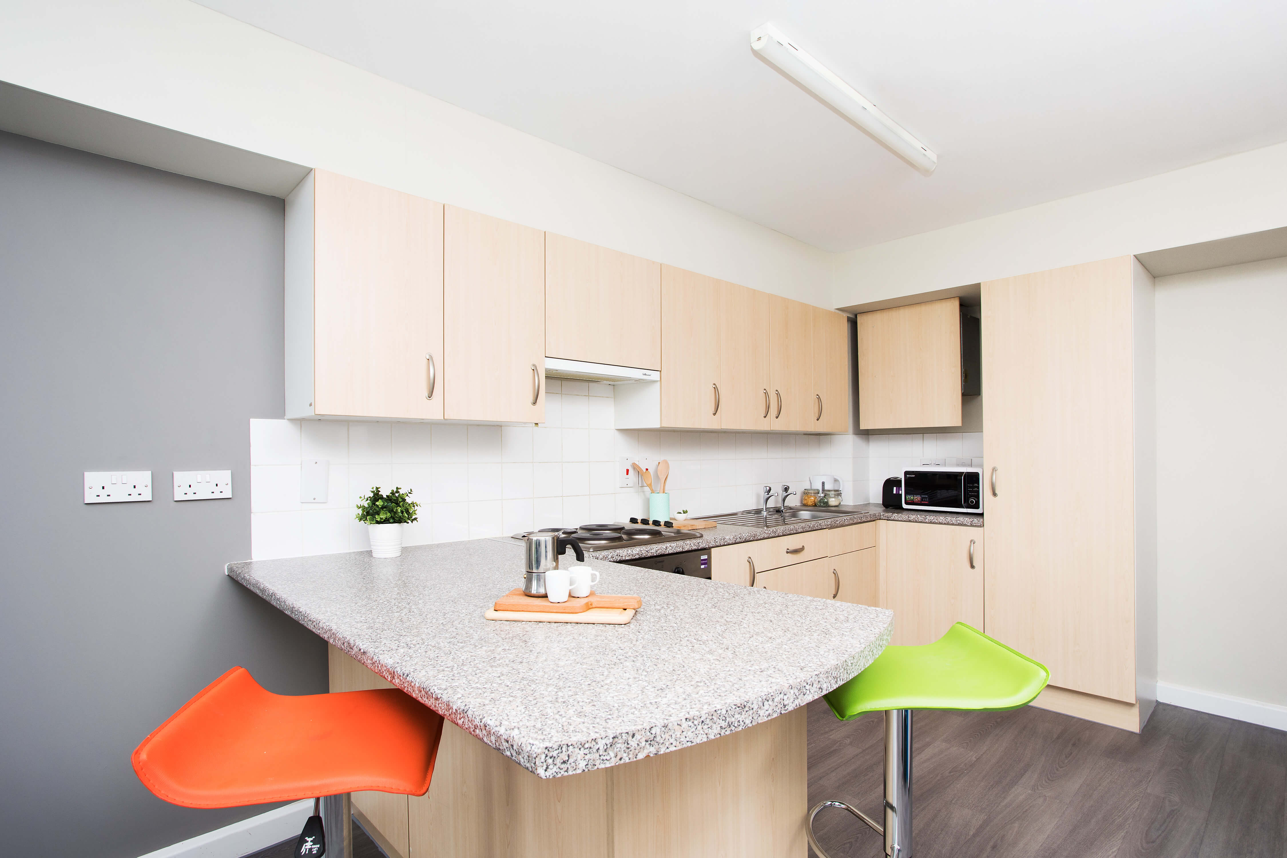 Kitchen with breakfast bar