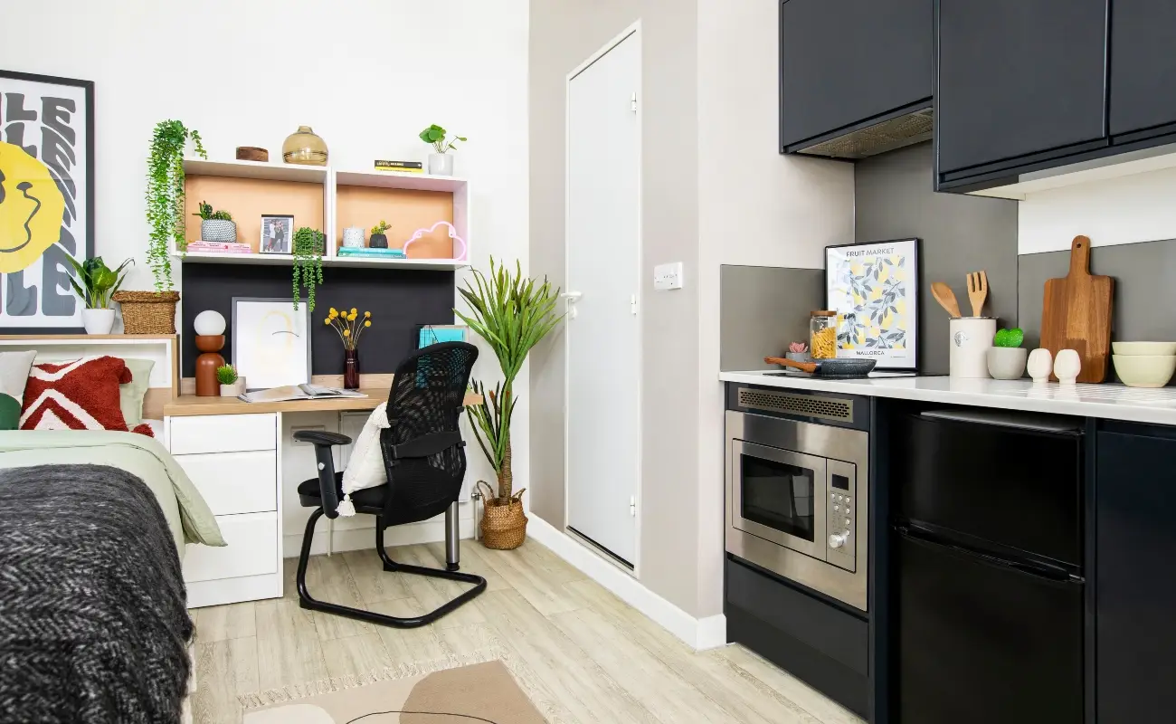 Study space and kitchen in a Twin Studio Premium Range 1