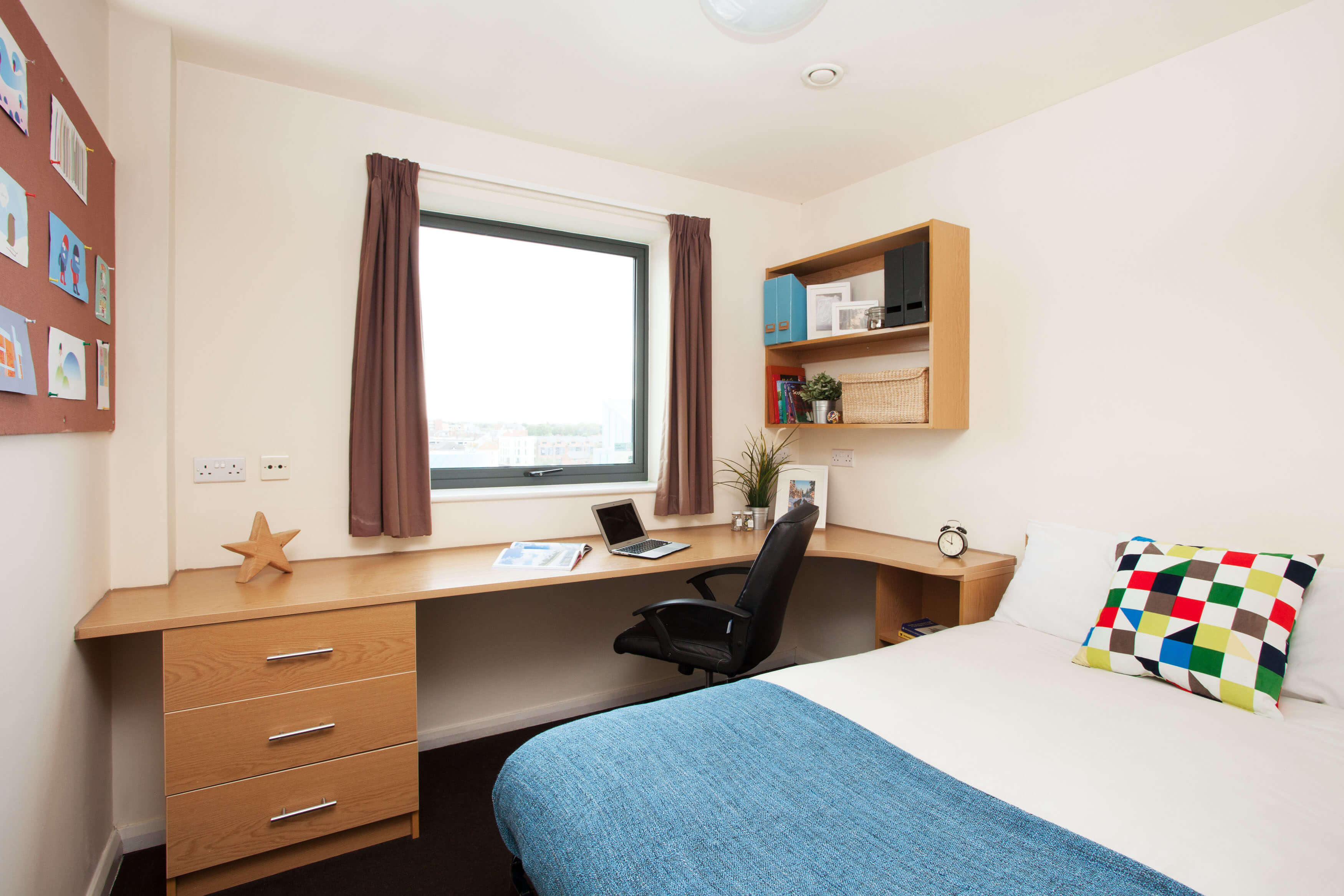 Premium Range 4 En-suite room at Waterways