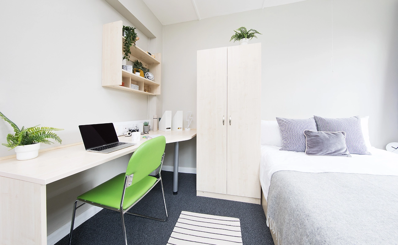 Study space in a One Bedroom Flat Classic