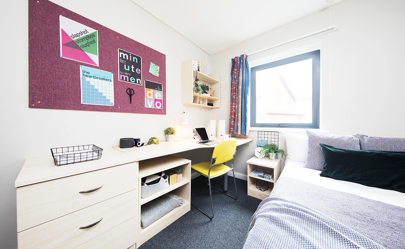 Study space in a Non Ensuite Basic room