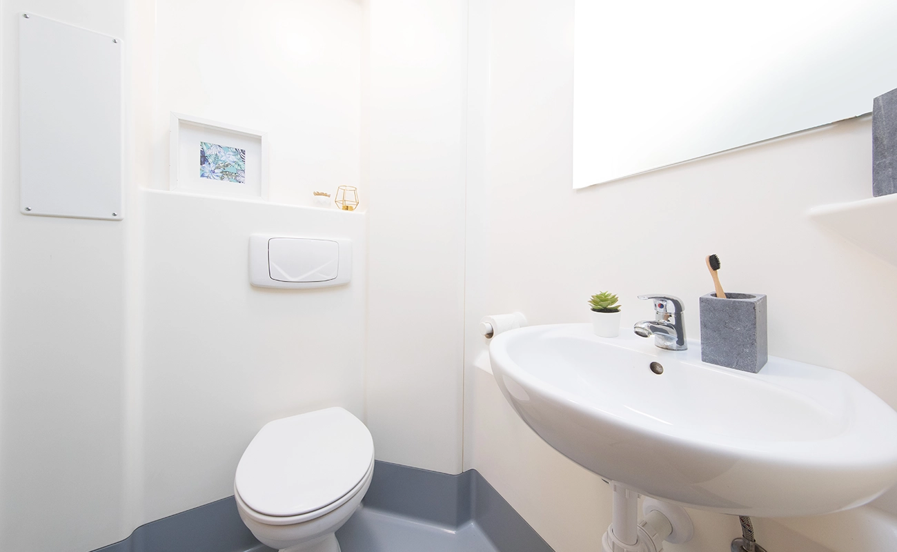 Bathroom in an Ensuite Classic room