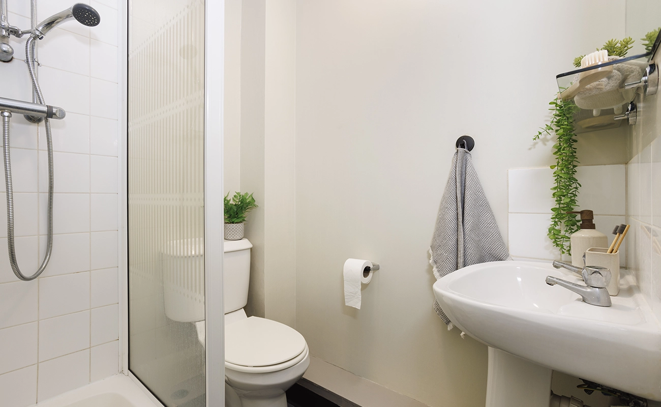 Bathroom in an Ensuite Classic room